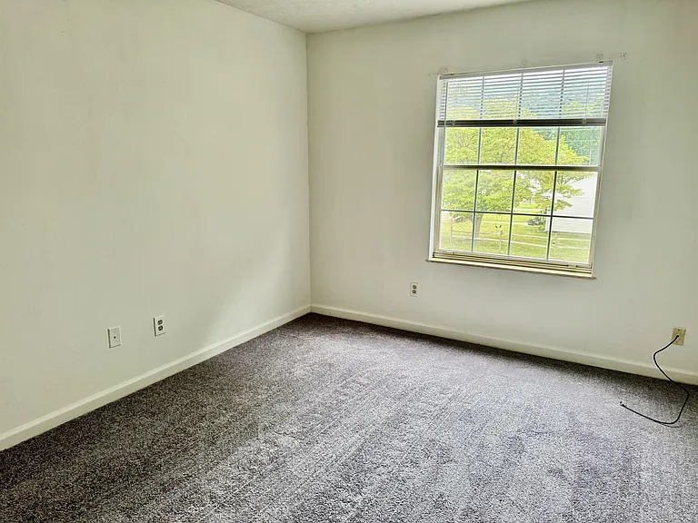 500 49th St SE — Photo 5