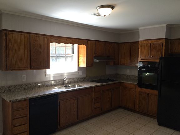 3rd image of 3915 Kingsberry Dr