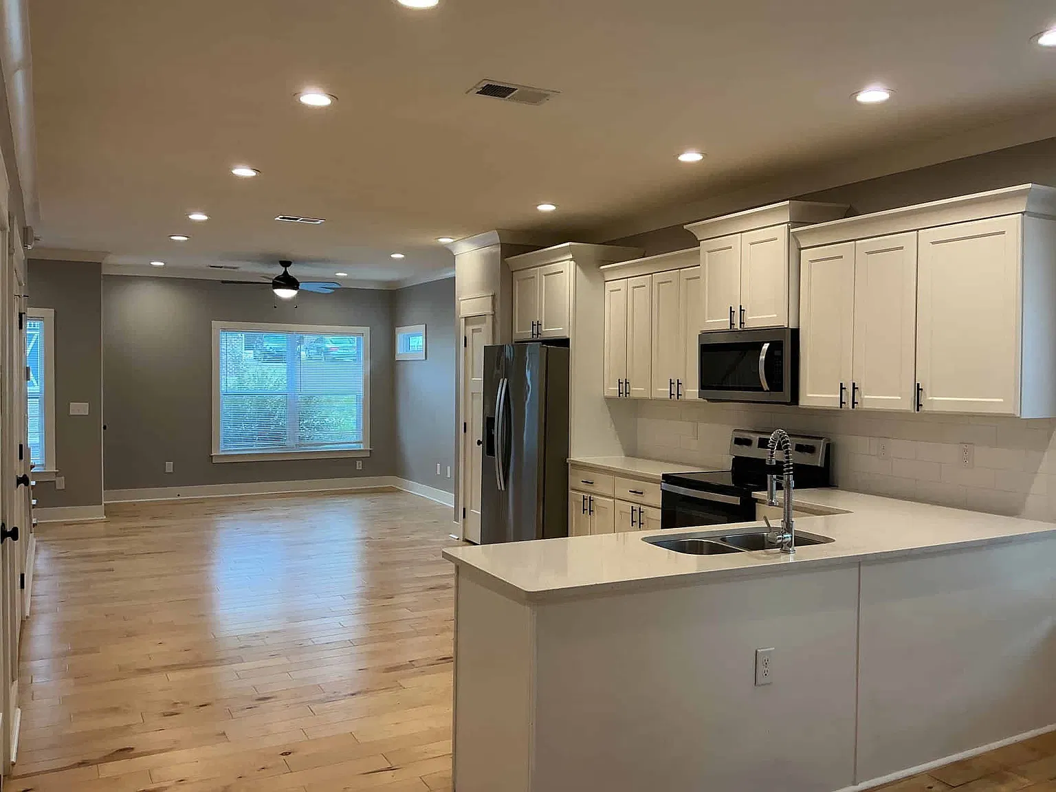 3 bed, 2.5 bath, 1514 sqft, $1,850 — Photo 3