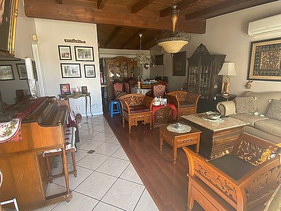 Entrance to the living room