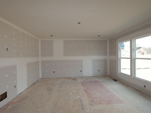 4th image of 8624 Martin Ln