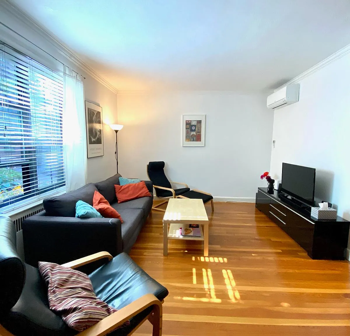 3 bed, 908 sqft, $4,800 — Photo 2