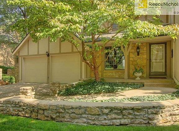 2nd image of 8741 Rosewood Dr