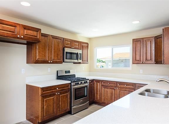 5th image of 5876 Altamont Dr