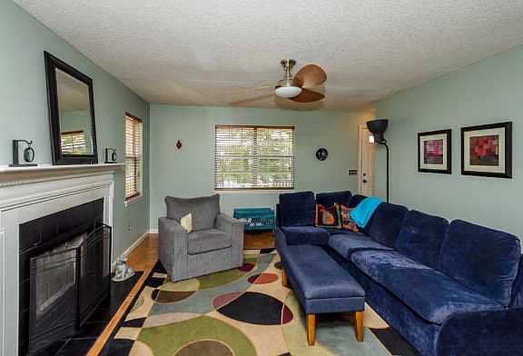 4th image of 1867 Hidden Hills Dr