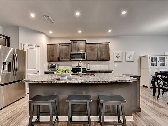 4th image of 3153 Lowell Rd