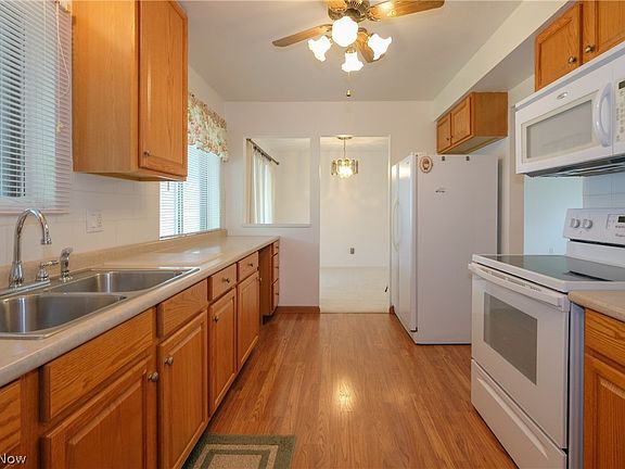 5th image of 4212 Holl Ave