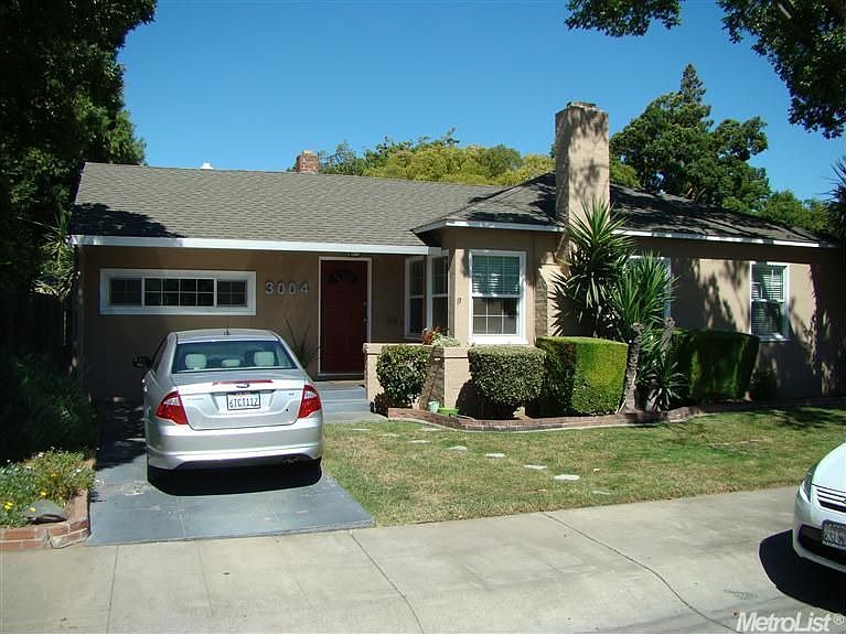 2nd image of 3004 N Center St