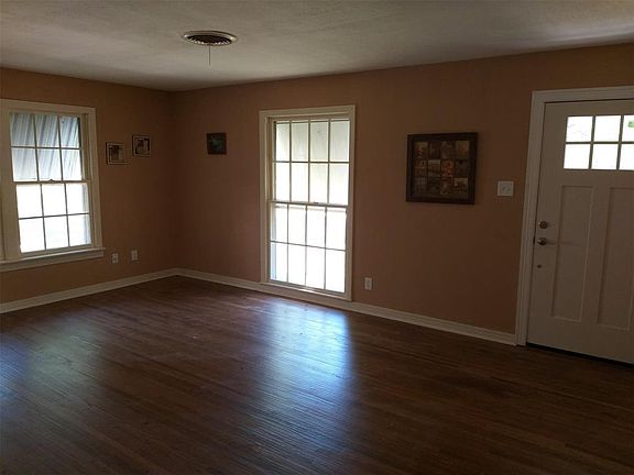 2nd image of 207 N Stewart Ave