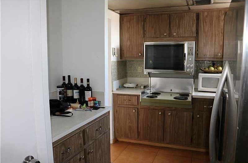2nd image of 8002 Crespi Blvd