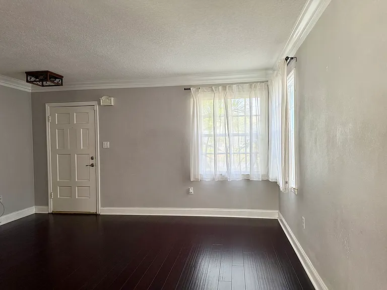 4118 W Palmira Ave — Photo 32