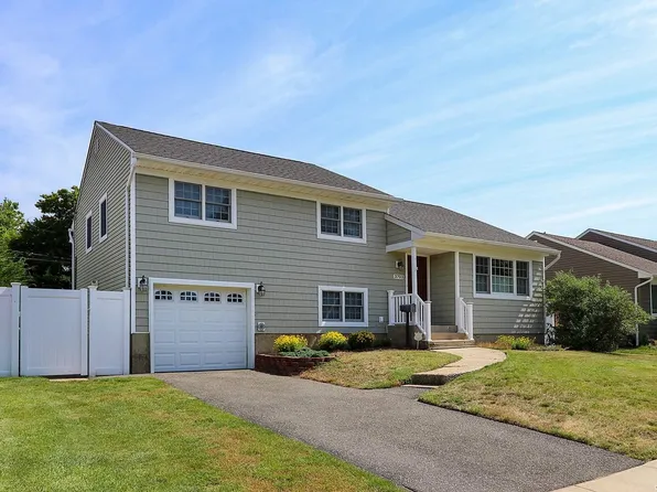 3703 Regent Lane, Wantagh, NY 11793