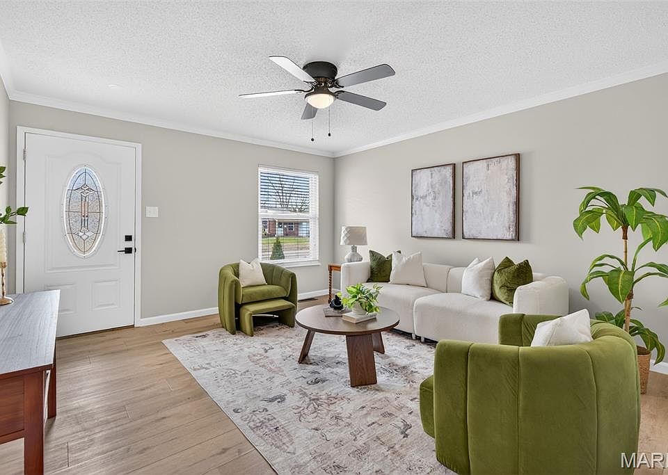 525 Fox Crest Dr, Hazelwood, MO 63042 | Zillow
