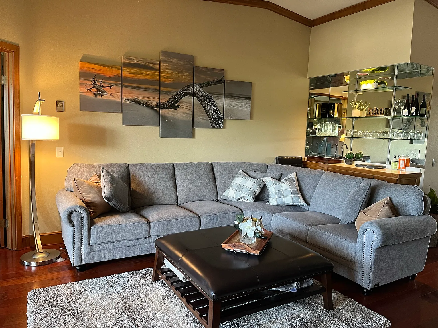 2 bed, 1243 sqft, $4,250 — Photo 2