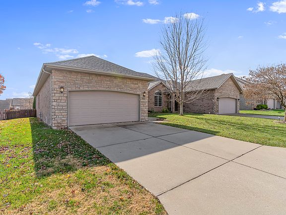 4th image of 2408 W Deerbrooke Trail