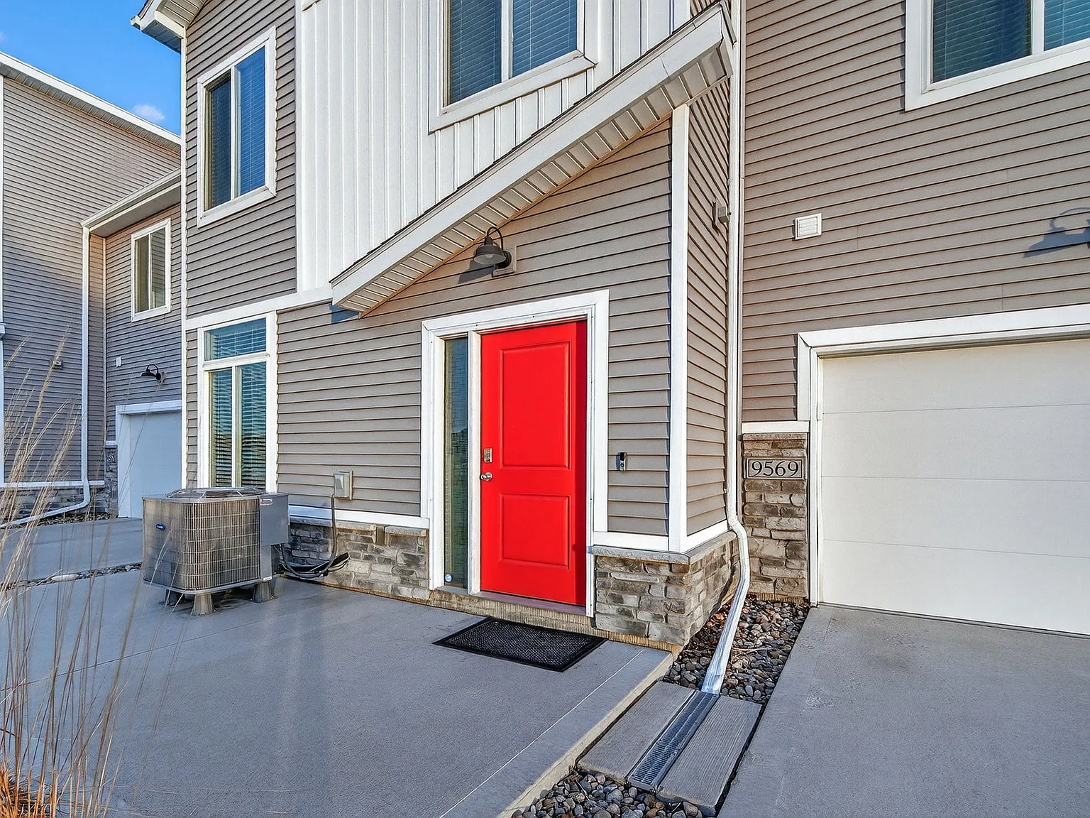 3 bed, 1636 sqft, $2,200 — Photo 3