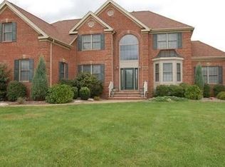8 St Andrews Ct, Mount Olive, NJ 07828