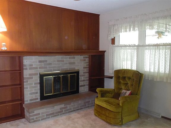 4th image of 1317 Manor Dr