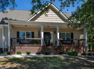 73 Woods Edge Dr, Dunn, NC 28334