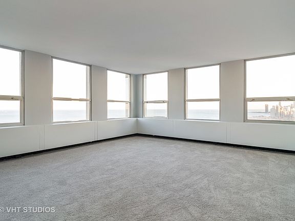 4th image of 2626 N Lakeview Ave APT 3803