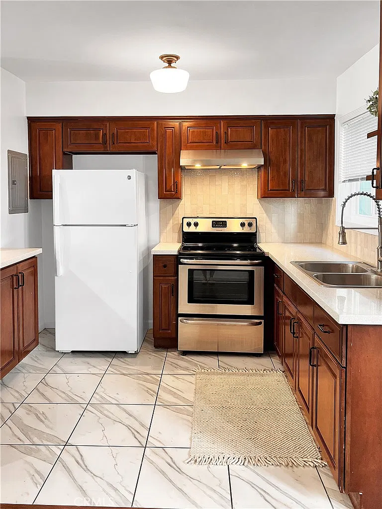2 bed, 1.5 bath, 1000 sqft, $2,650 — Photo 4