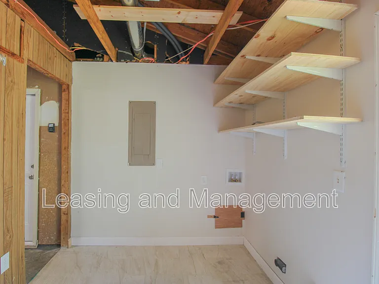 305 Millcreek Dr — Photo 27