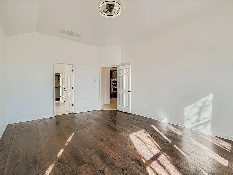 212 Great Circle Cv — Photo 14