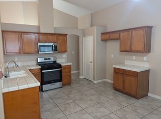 1128 Statkowski Ct, Bakersfield, CA 93307