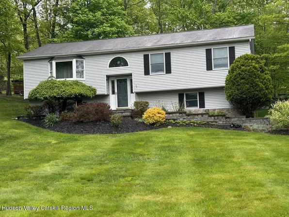 25 Cocoa Lane, Newburgh, NY 12550