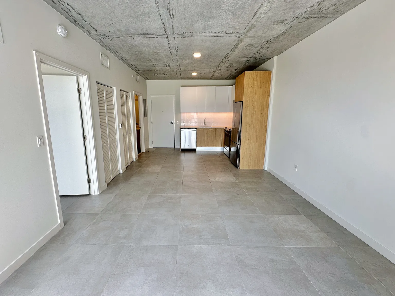 1 bed, 701 sqft, $2,328 — Photo 3