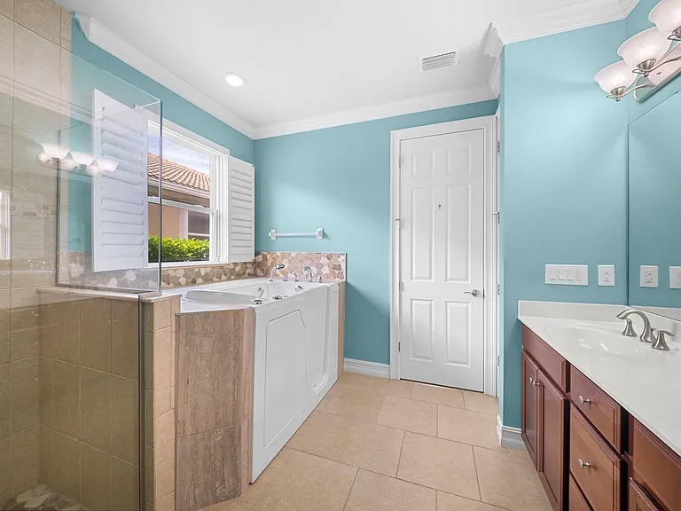13105 Silver Thorn Loop — Photo 22