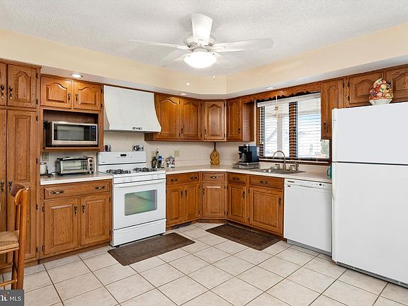 5th image of 24 Cumberland Rd