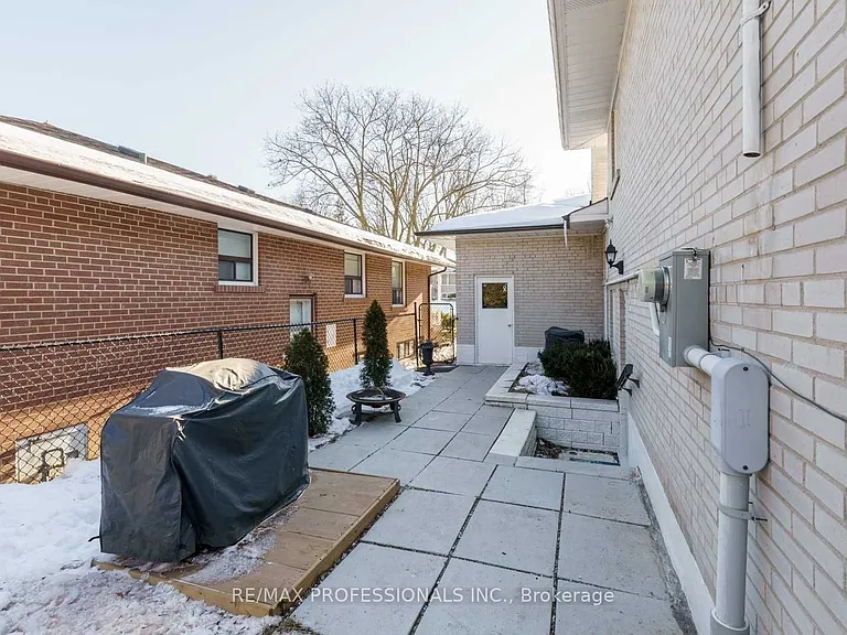 11 Grasspoint Cres #GROUND — Photo 11