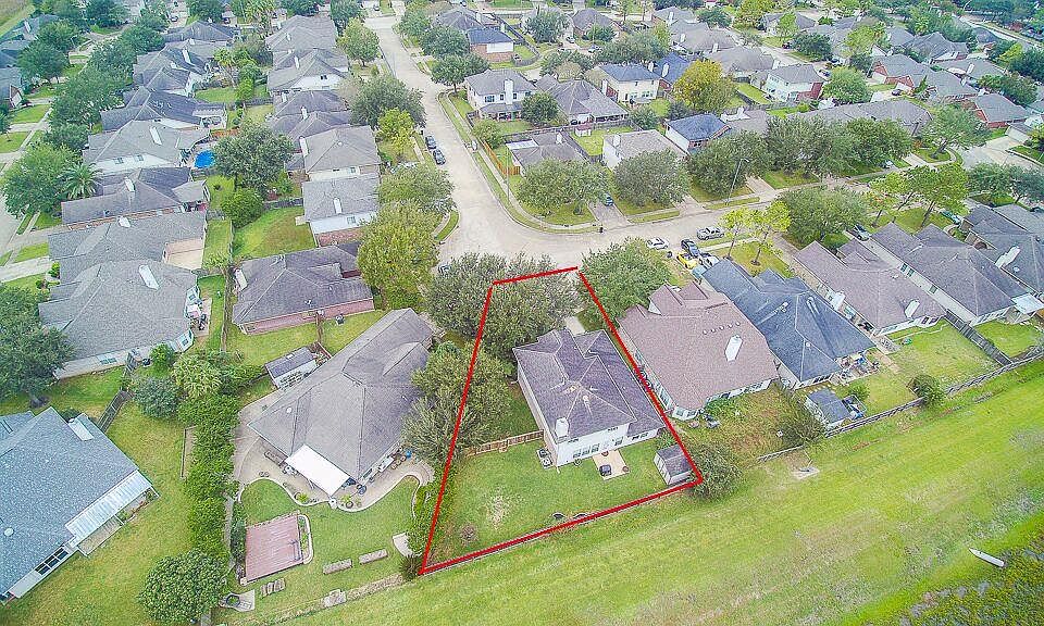 1st image of 3103 Oakwood Run Dr