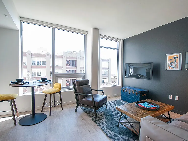 waterfront_interior_livingroom_0512