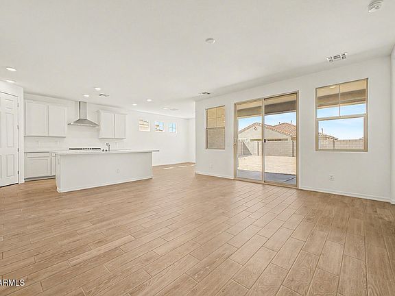 3rd image of 18469 W COCOPAH Street