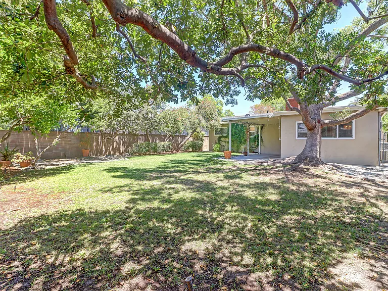 3021 Rhodelia Ave — Photo 29