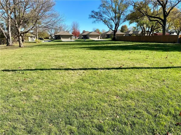 S Aspen Dr, Raymore, MO 64083