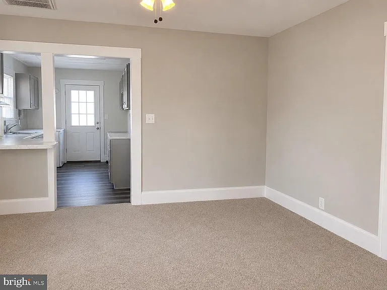807 Wolfe St #A — Photo 5
