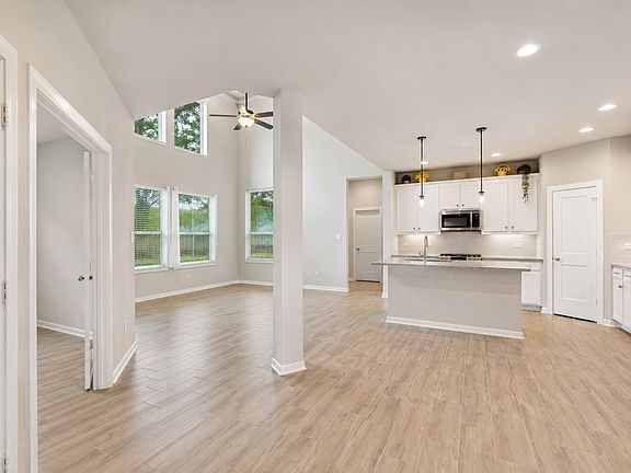 4th image of 606 Pecan Hickory Ct