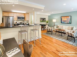 55 Thornton Rd, Chestnut Hill, MA 02467