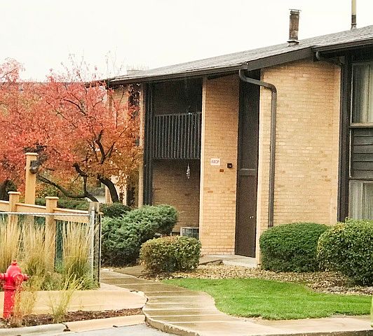 1st image of 6119 Knollwood Dr #203