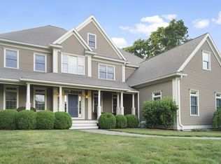 9 Cardinal Cir, Medway, MA 02053