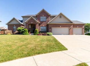 4016 Rockledge Rd, Bloomington, IL 61705