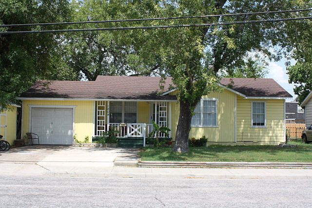 1st image of 1804 E Crestwood Dr