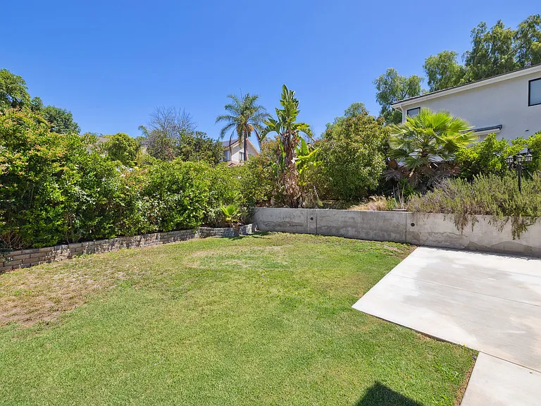 526 Houston Dr — Photo 27