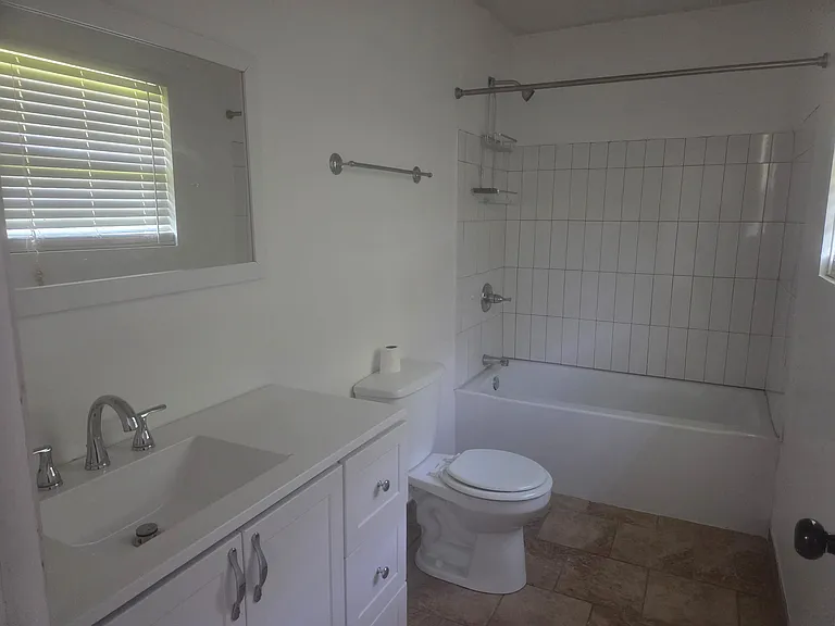 2824 Delrose Dr — Photo 16