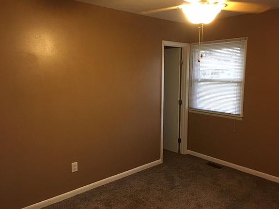 3rd image of 2642 Redford Dr