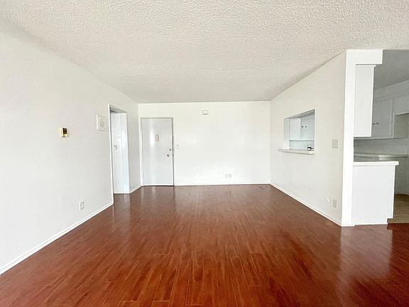 3rd image of 338 S Oxford Ave #4