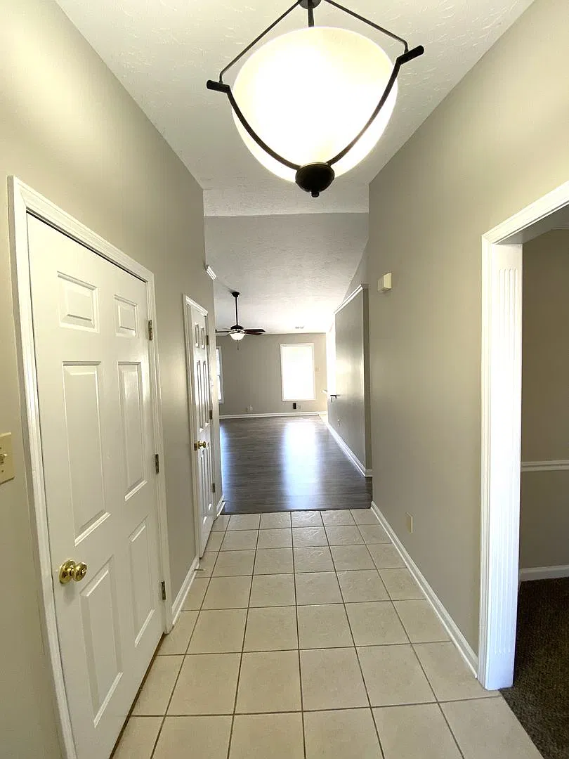 Short Term Rental 5-6 Months Ranch Home In Hamburg Area, Easy Access To Hamburg & Interstate 2026... — Photo 2